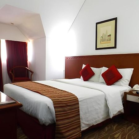 Sofyan Hotel Cut Meutia Джакарта Экстерьер фото
