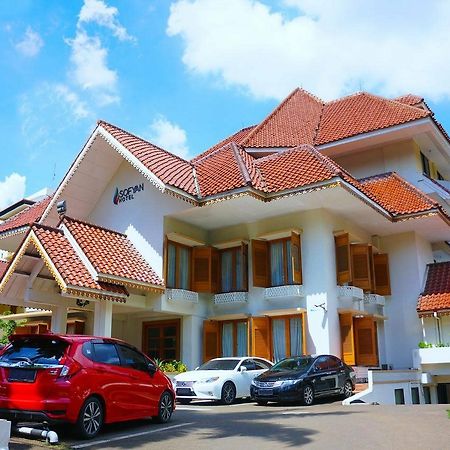 Sofyan Hotel Cut Meutia Джакарта Экстерьер фото