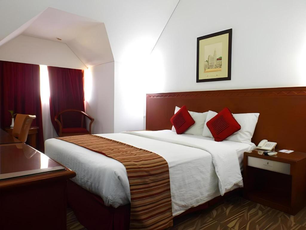 Sofyan Hotel Cut Meutia Джакарта Экстерьер фото