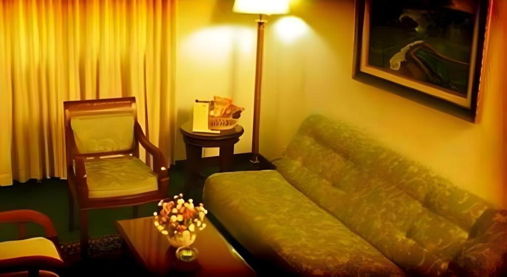 Sofyan Hotel Cut Meutia Джакарта Экстерьер фото