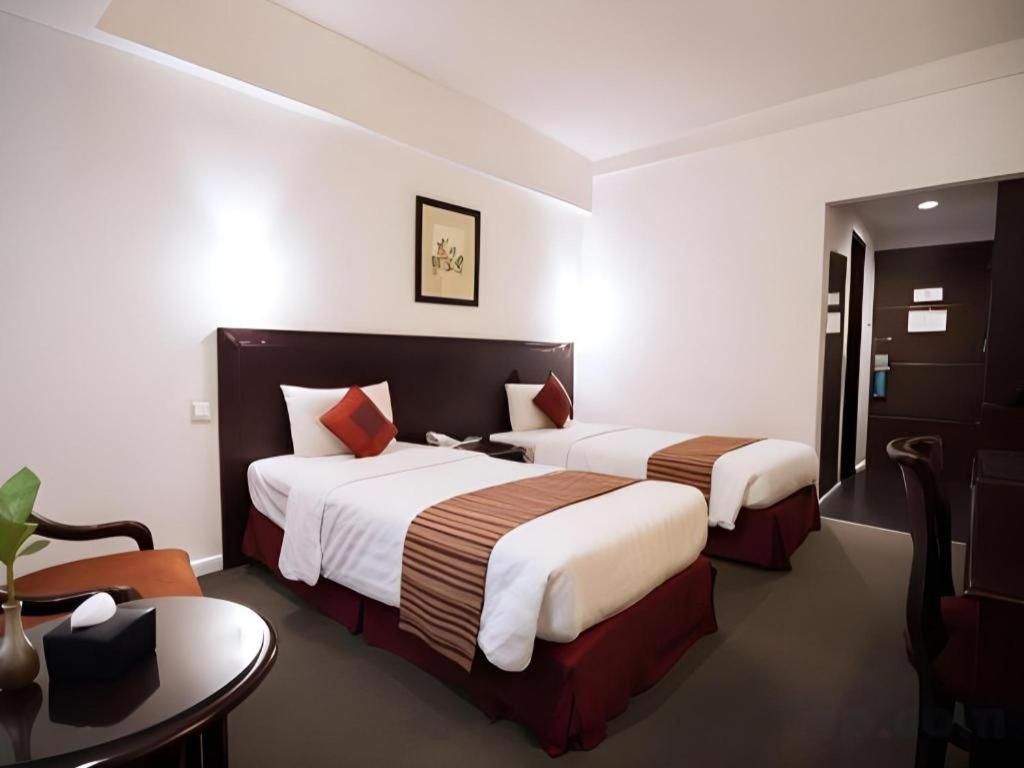 Sofyan Hotel Cut Meutia Джакарта Экстерьер фото