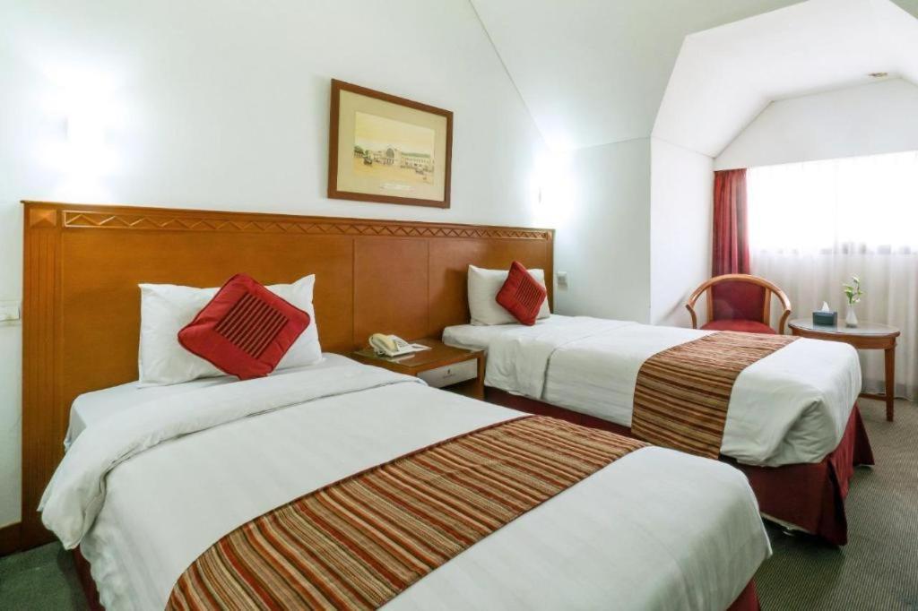Sofyan Hotel Cut Meutia Джакарта Экстерьер фото